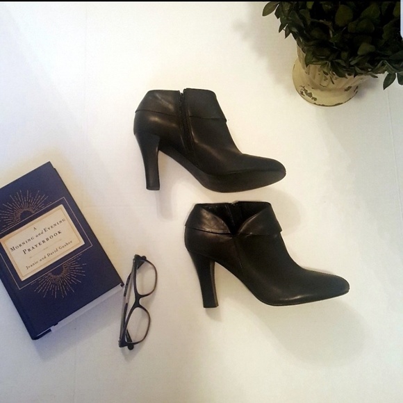 Steve Madden Shoes - STEVE MADDEN Leather Booties w/Foldover Top